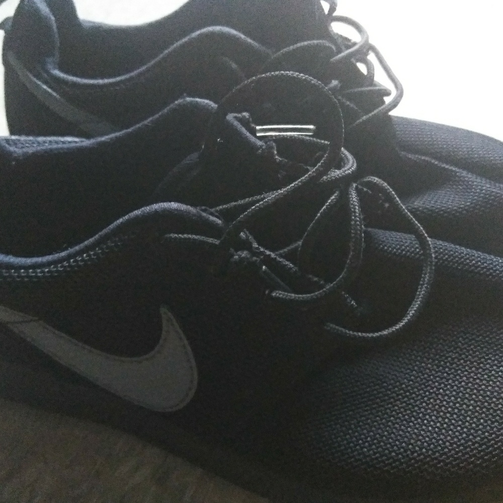 Nike women's running walking sneakers sz 6y